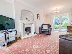 Lounge-Diner- click for photo gallery